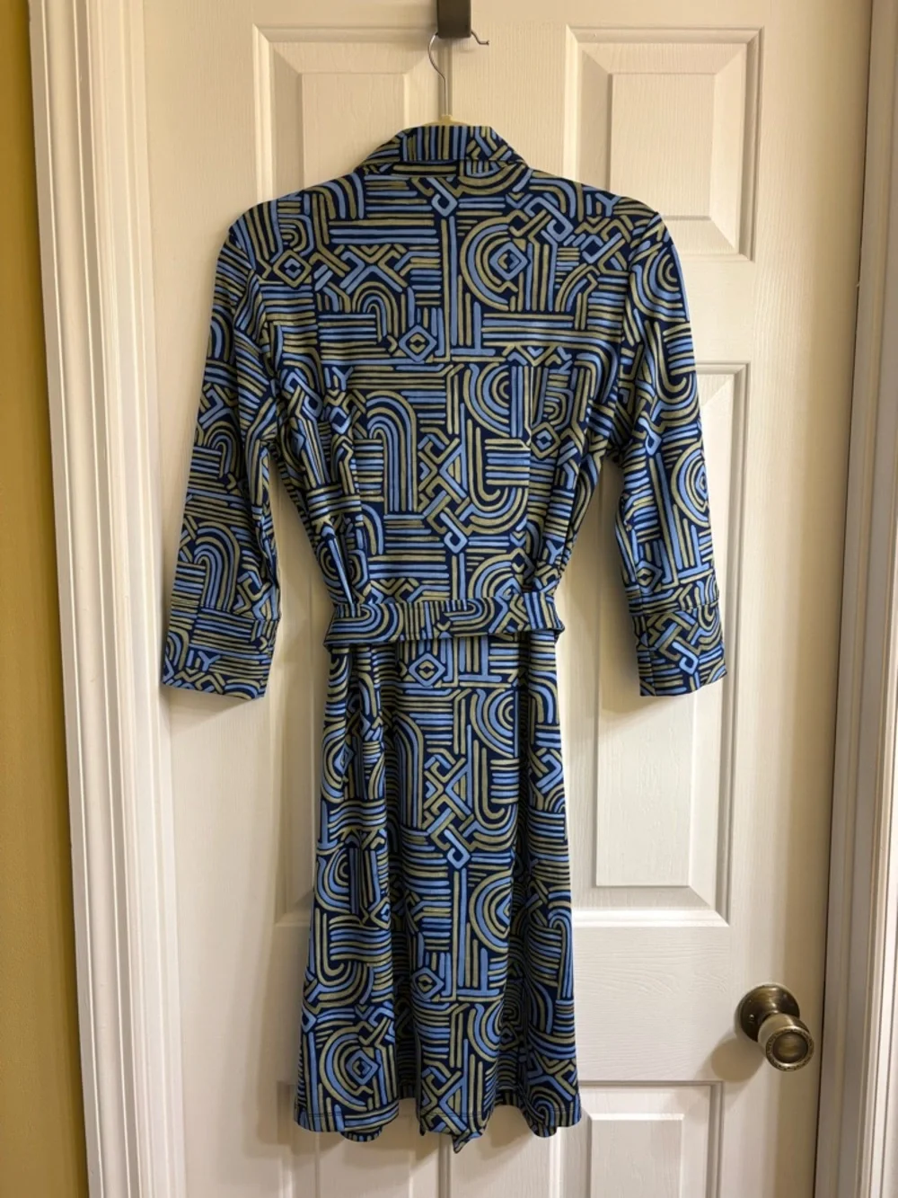 J McLaughlin Blue Collared Geometric Shirt Dress with self tie belt size small - Picture 3 of 4